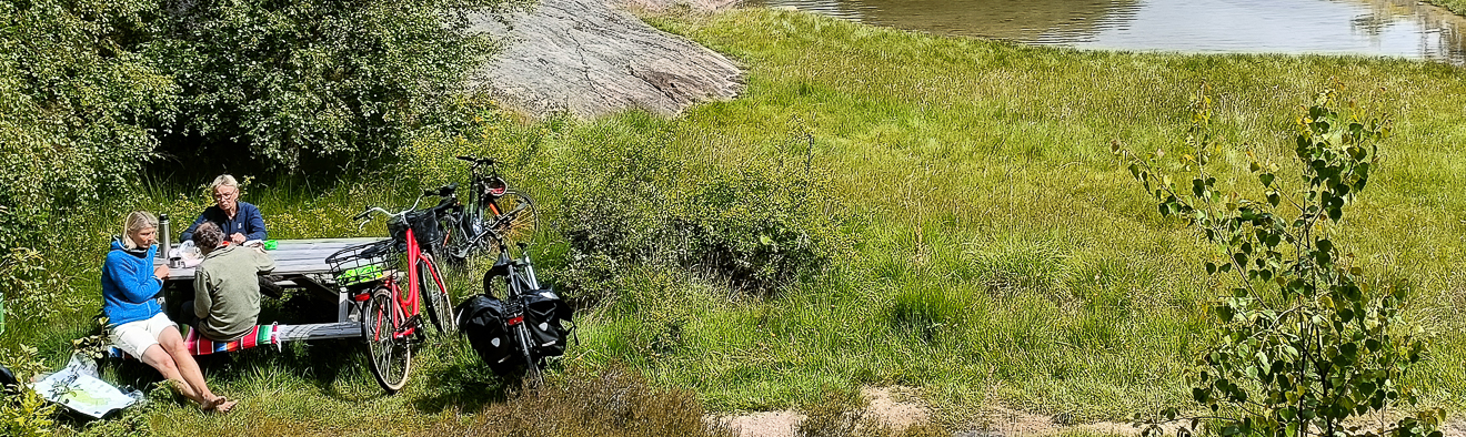På cykel, till fots och med skidor