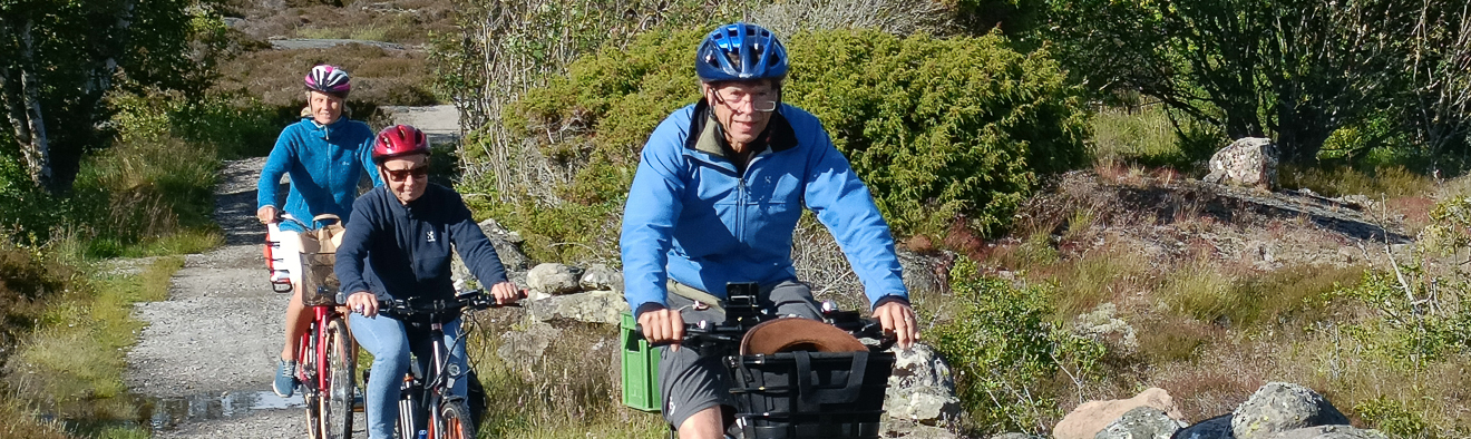 På cykel, till fots och med skidor